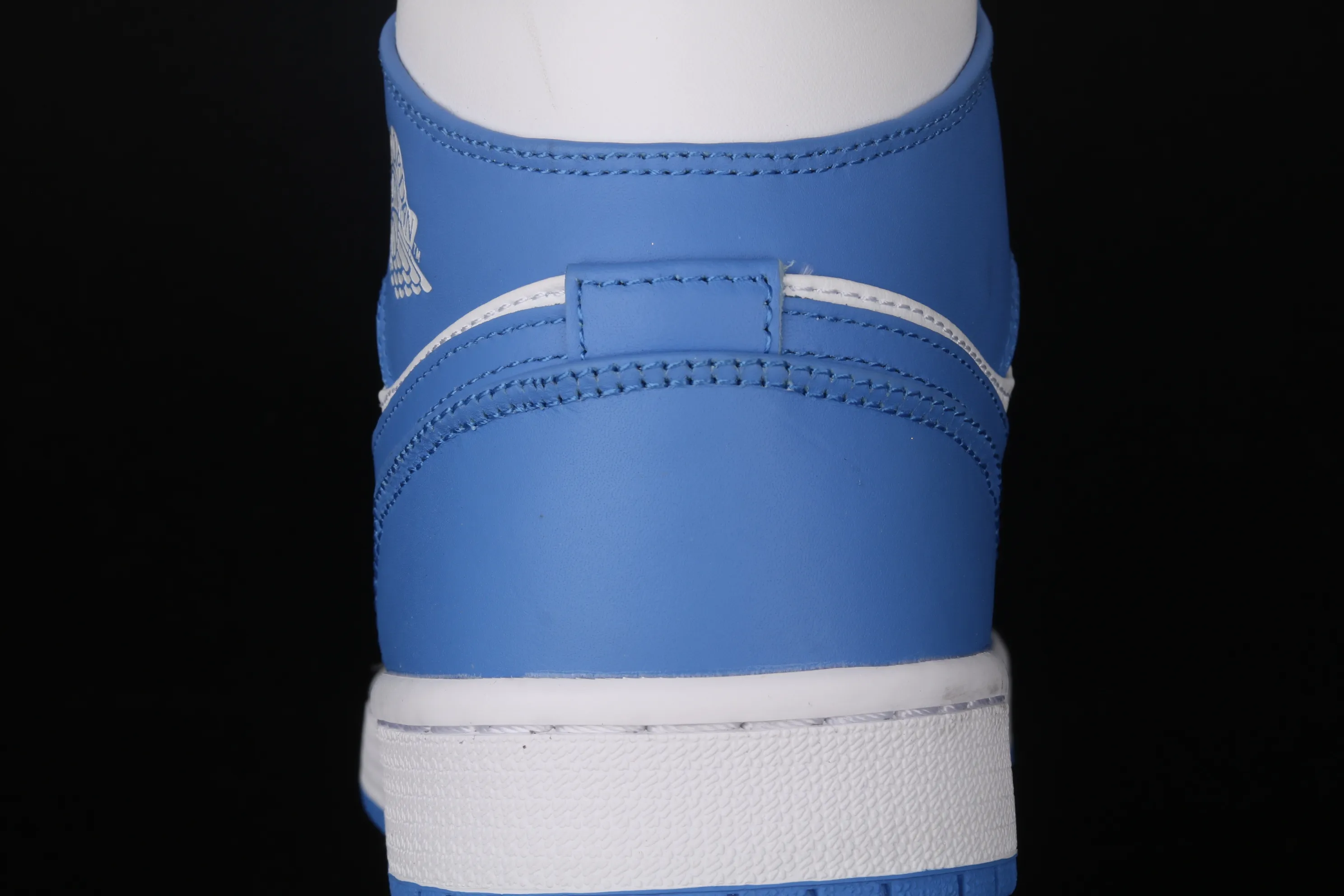 All categories Air Jordan Jordan series basketball shoes Air Jordan 1 Mid Air Jordan 1 Mid AJ1 Joe 1 white and blue 554724-106